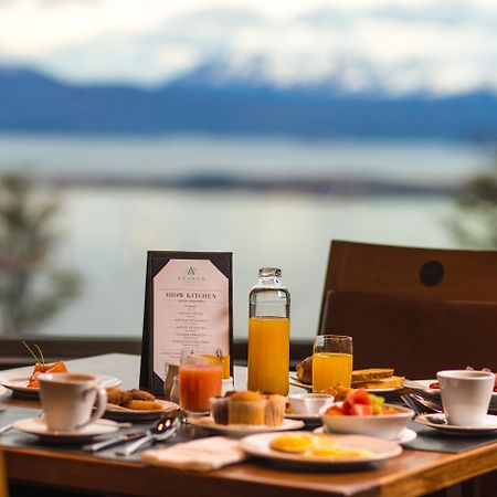 Arakur Ushuaia Resort & Spa Ngoại thất bức ảnh Breakfast at the Lake House