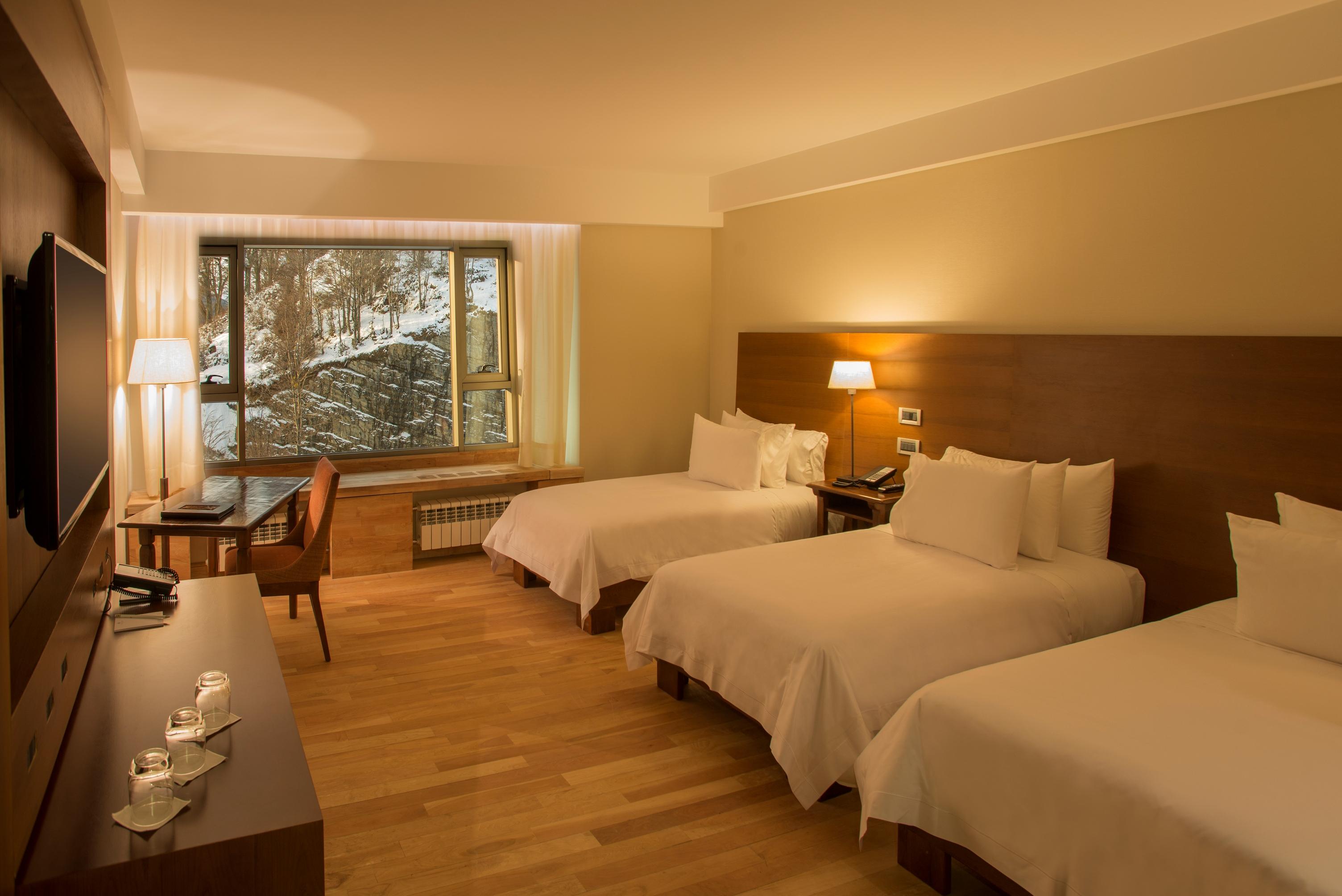 Arakur Ushuaia Resort & Spa Ngoại thất bức ảnh A room at the Four Seasons Hotel in Whistler, British Columbia, Canada