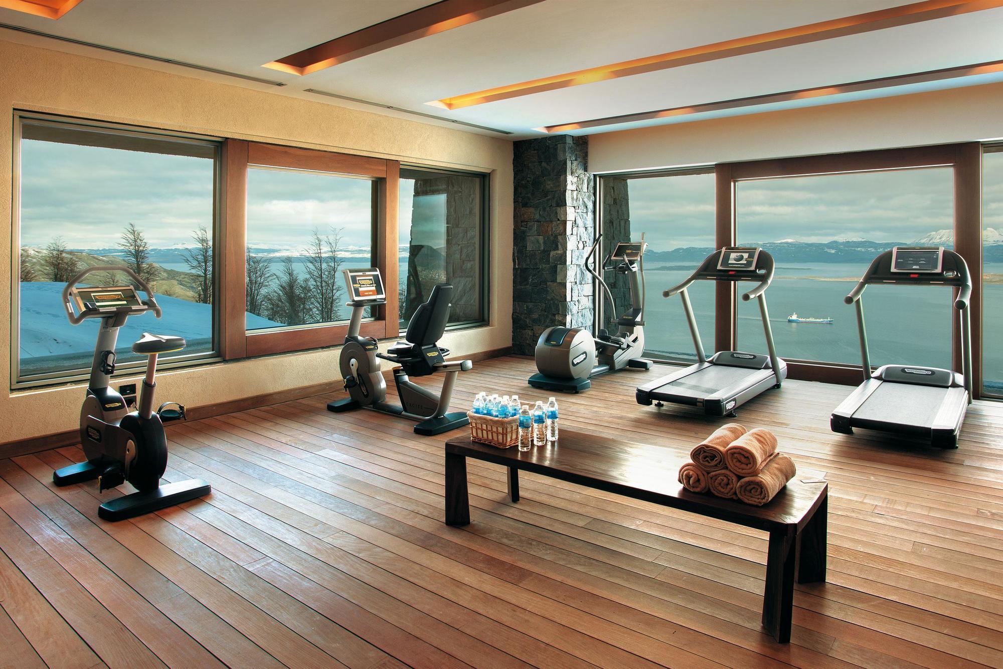 Arakur Ushuaia Resort & Spa Ngoại thất bức ảnh The gym at the Taj Bengal